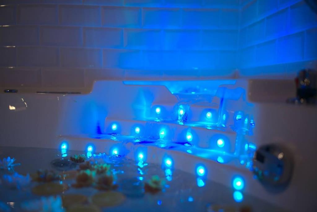 Luxury Room Jacuzzi Centre Ville Haut De Gamme Mulhouse Bagian luar foto
