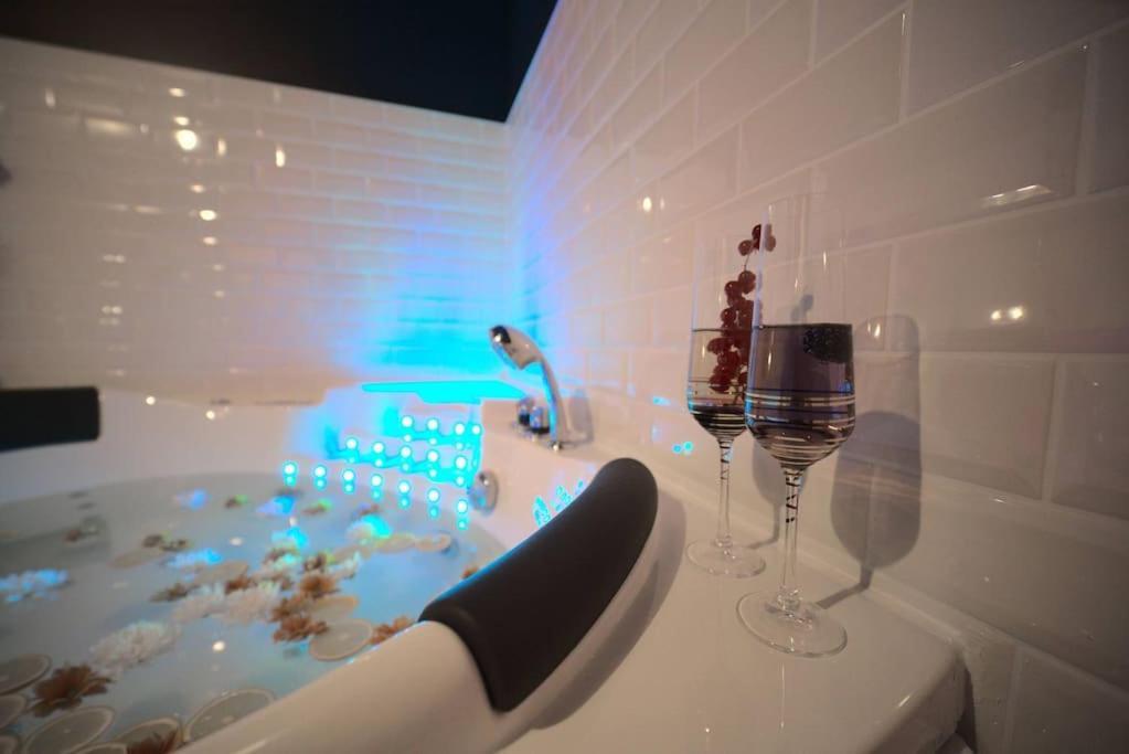 Luxury Room Jacuzzi Centre Ville Haut De Gamme Mulhouse Bagian luar foto