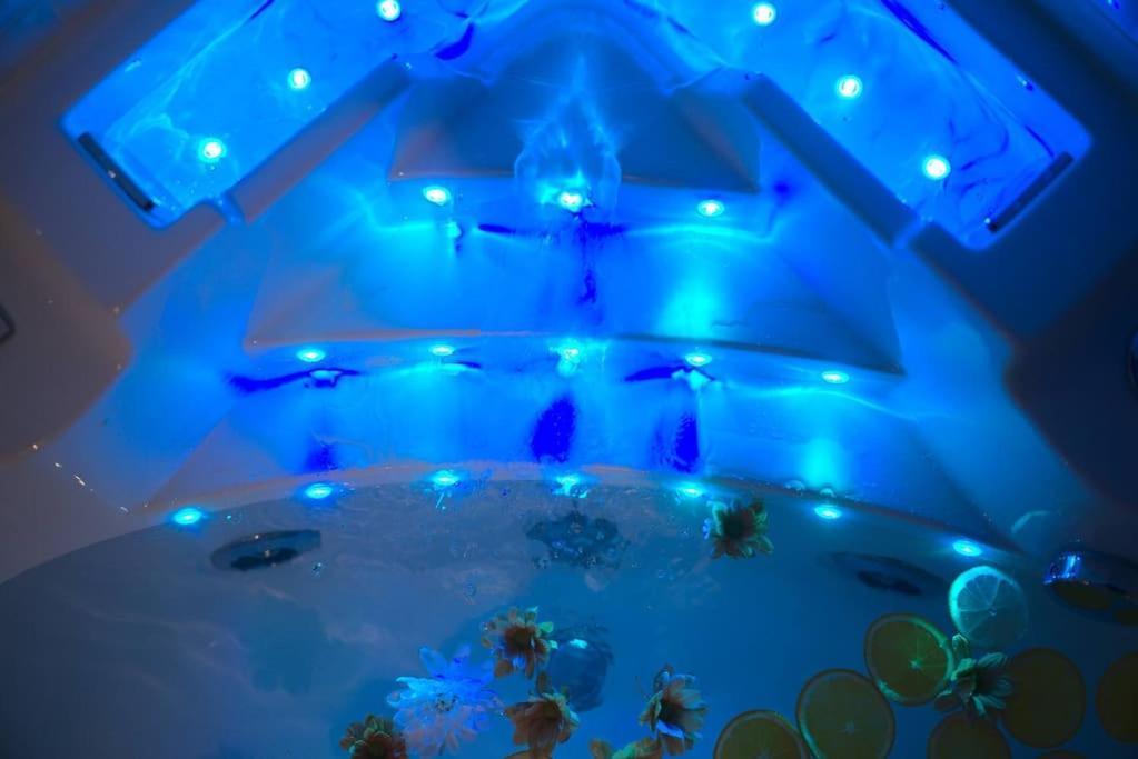 Luxury Room Jacuzzi Centre Ville Haut De Gamme Mulhouse Bagian luar foto